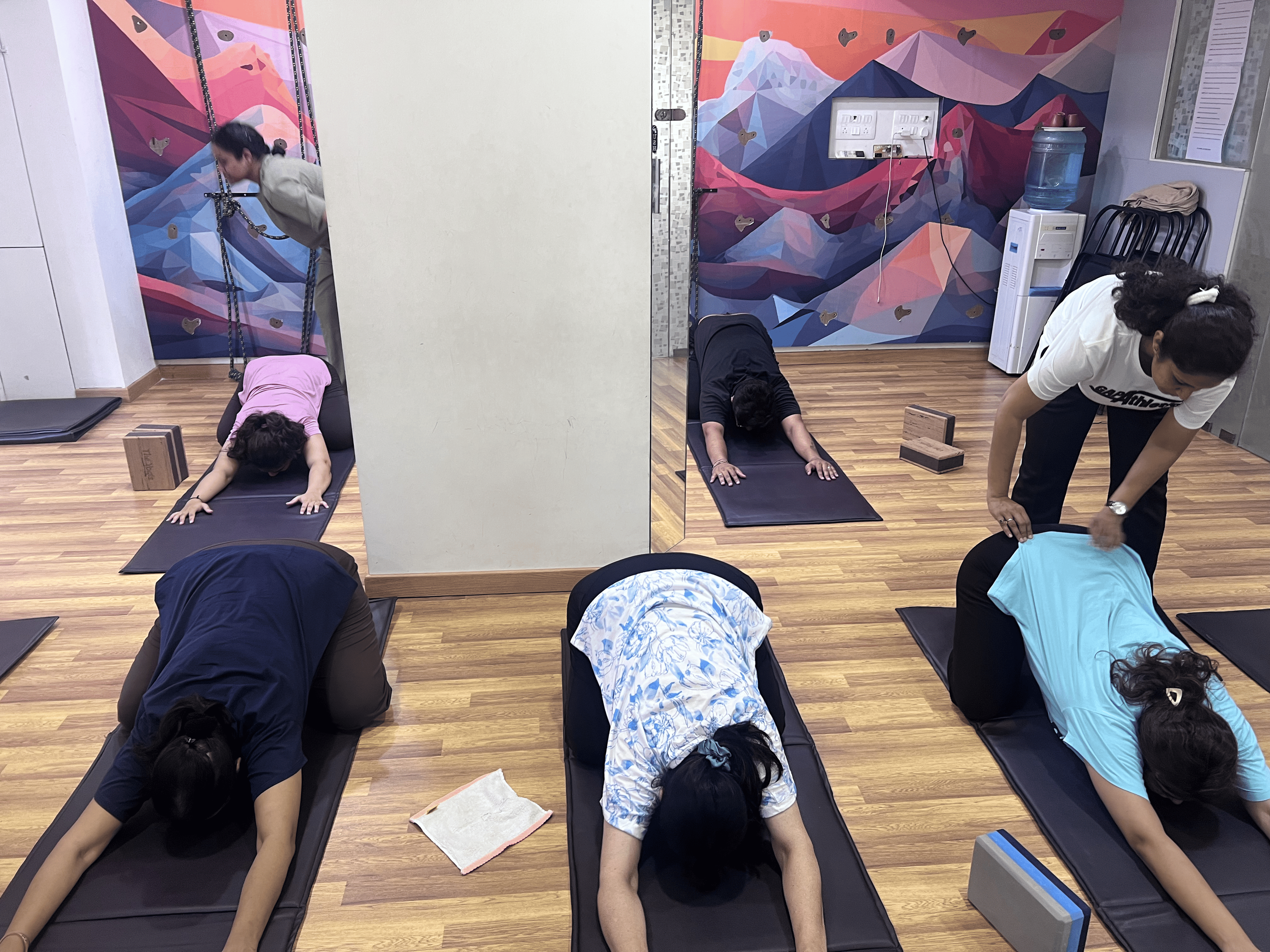 Small batch, big transformations 💛 With a maximum of 10 students, hands-on adjustments and personal care are at the core of every session.